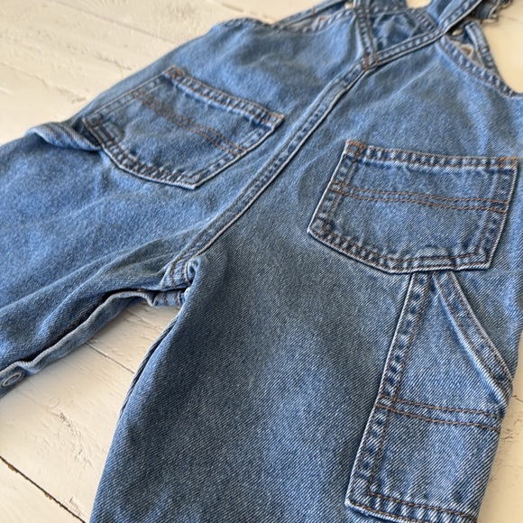 3/6m Old Navy overalls, blue jeans the best in denim absolutely adorable cotton - Picture 6 of 8
